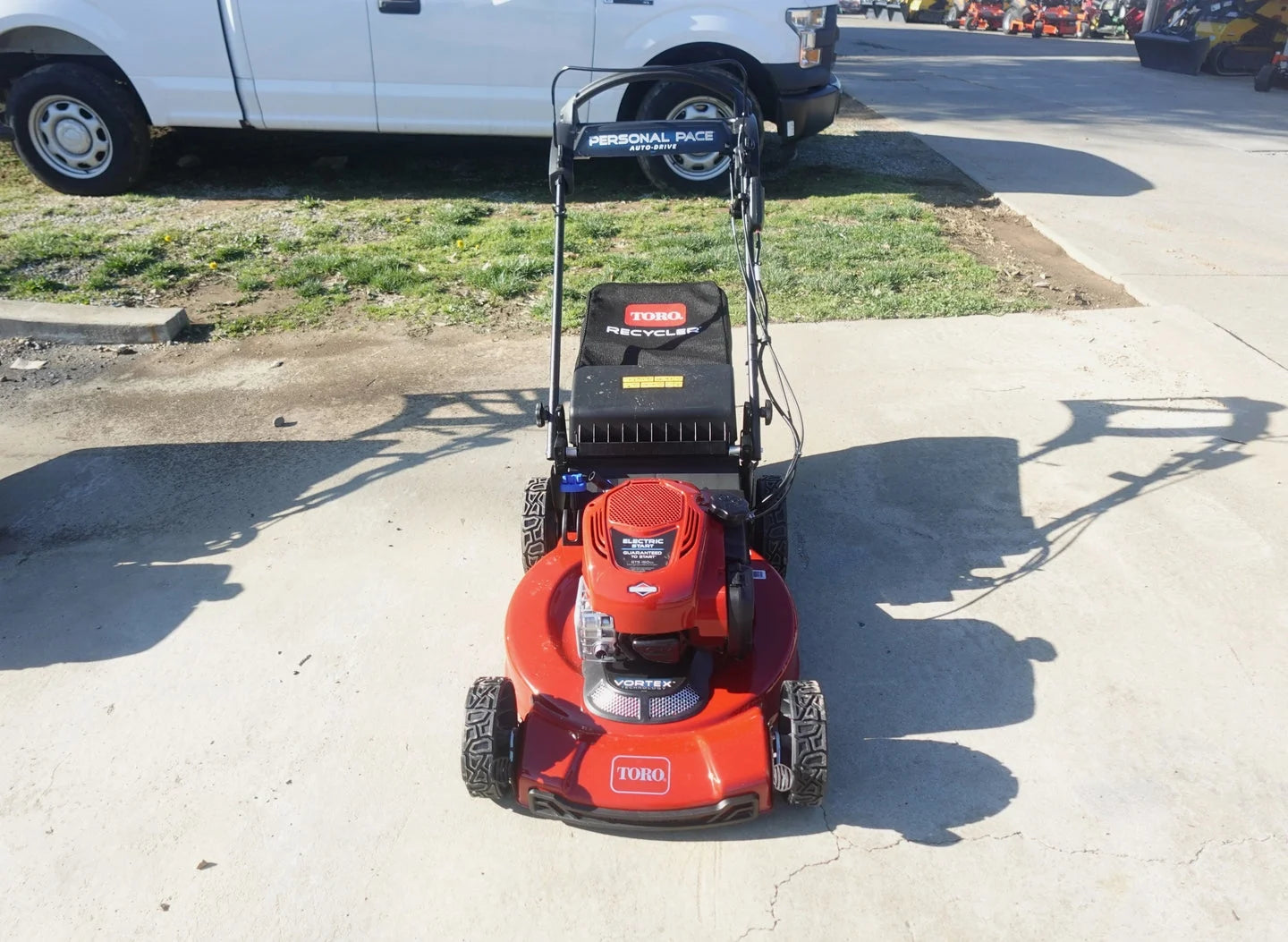 Toro 22″ Electric-Push Button Start Recycler Personal Pace Self-Propelled Gas Lawn Mower Nibeza Style