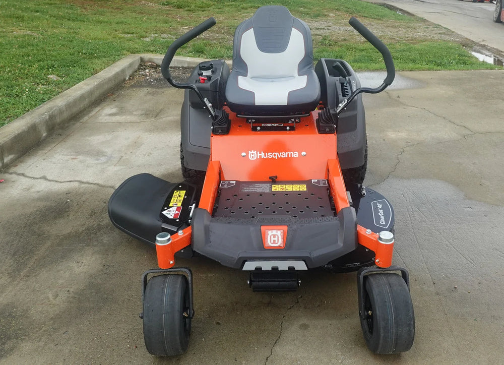Husqvarna Z242F Special Edition 42″ Zero Turn Mower 21.5HP KAW (Scratch and Dent) Nibeza Style